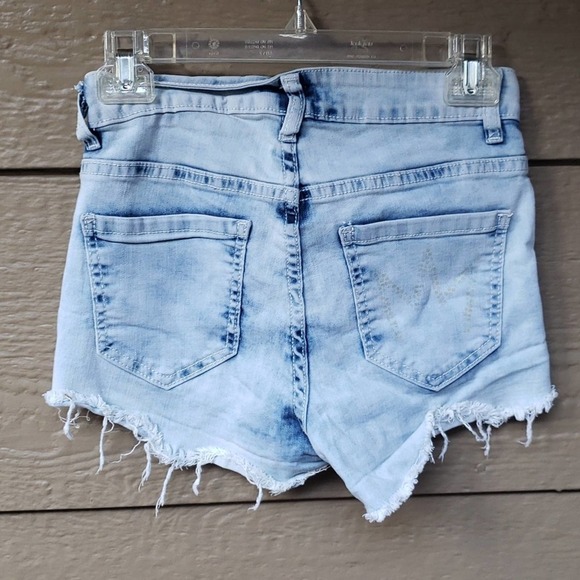 NICKI MINAJ Mid rise Distressed Shorts 3/4 - Picture 7 of 7